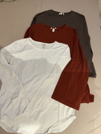Drei Shirts Damen