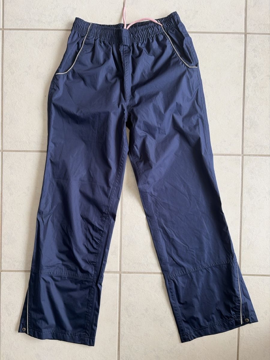 Ensembles: Regenkleider Gr 146/152 – D'occasion à Lostorf par Venice16 1