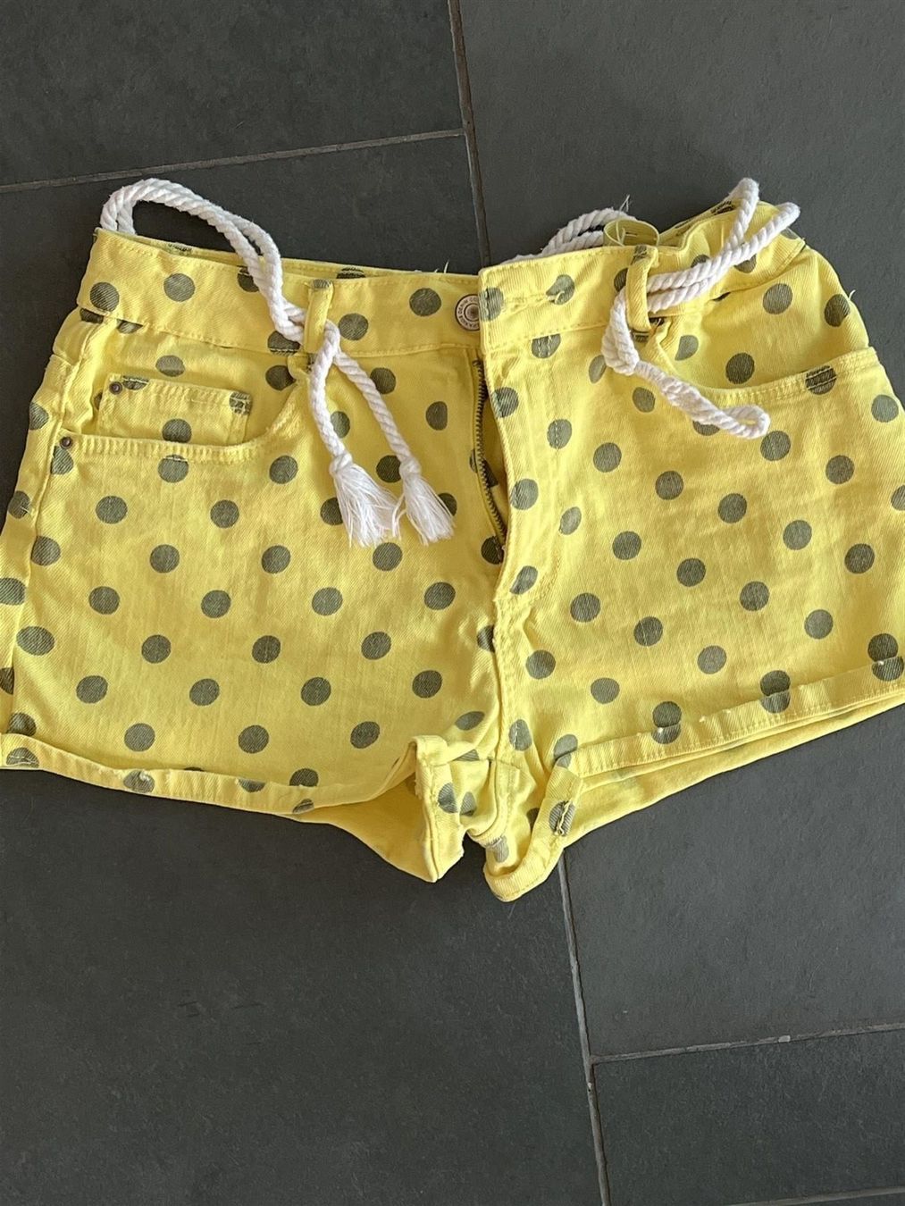 Zara Pantaloni: Jeans Shorts, Gr. 158-164, Zara – Usato da Teufen AR venduto da Maleaa