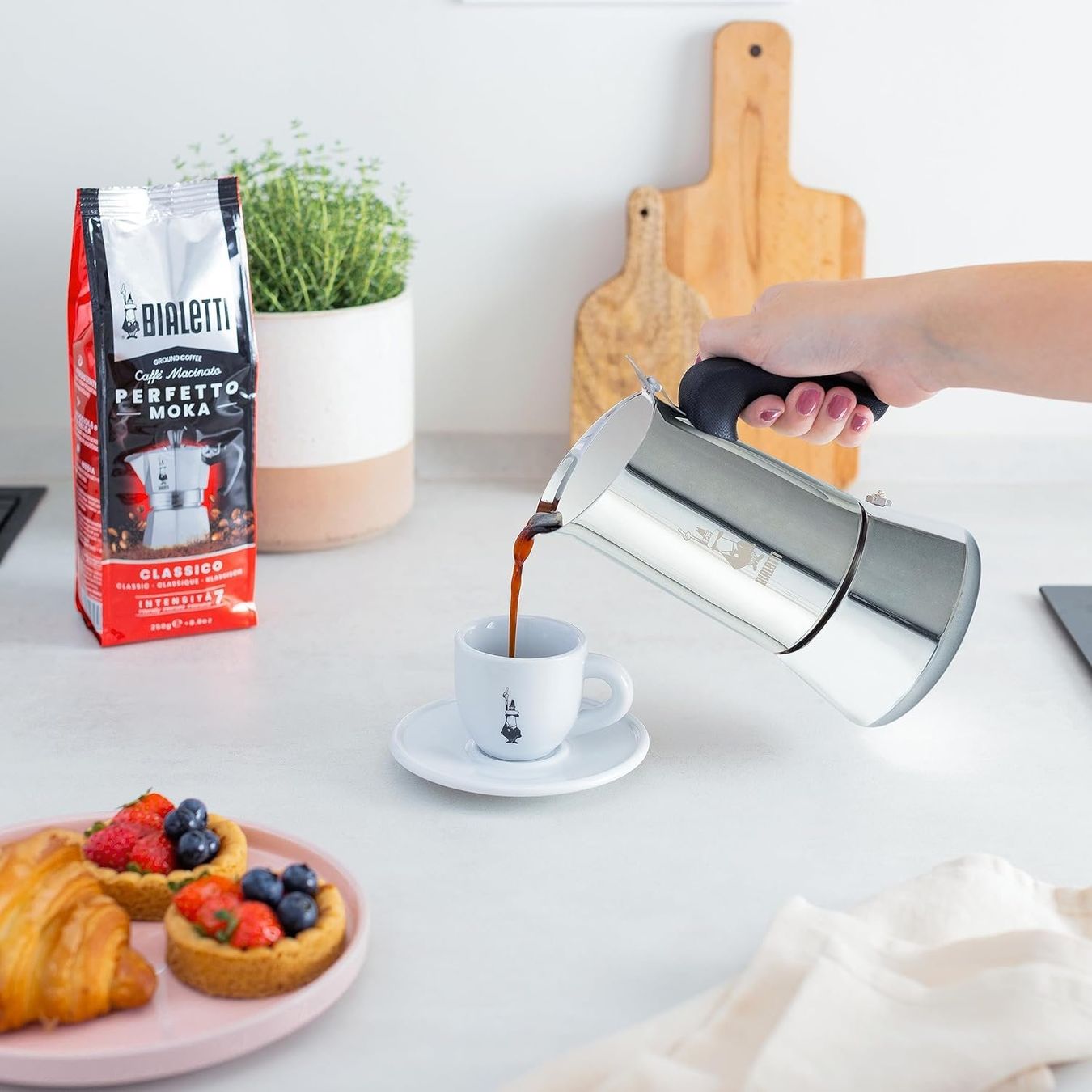 Bialetti Macchine per caffè & Macchine per espresso: Bialetti - New Venus Induction,4 Tassen, Silber – Nuovo e nell'imballaggio originale da Oberentfelden venduto da abz_l7vm 3