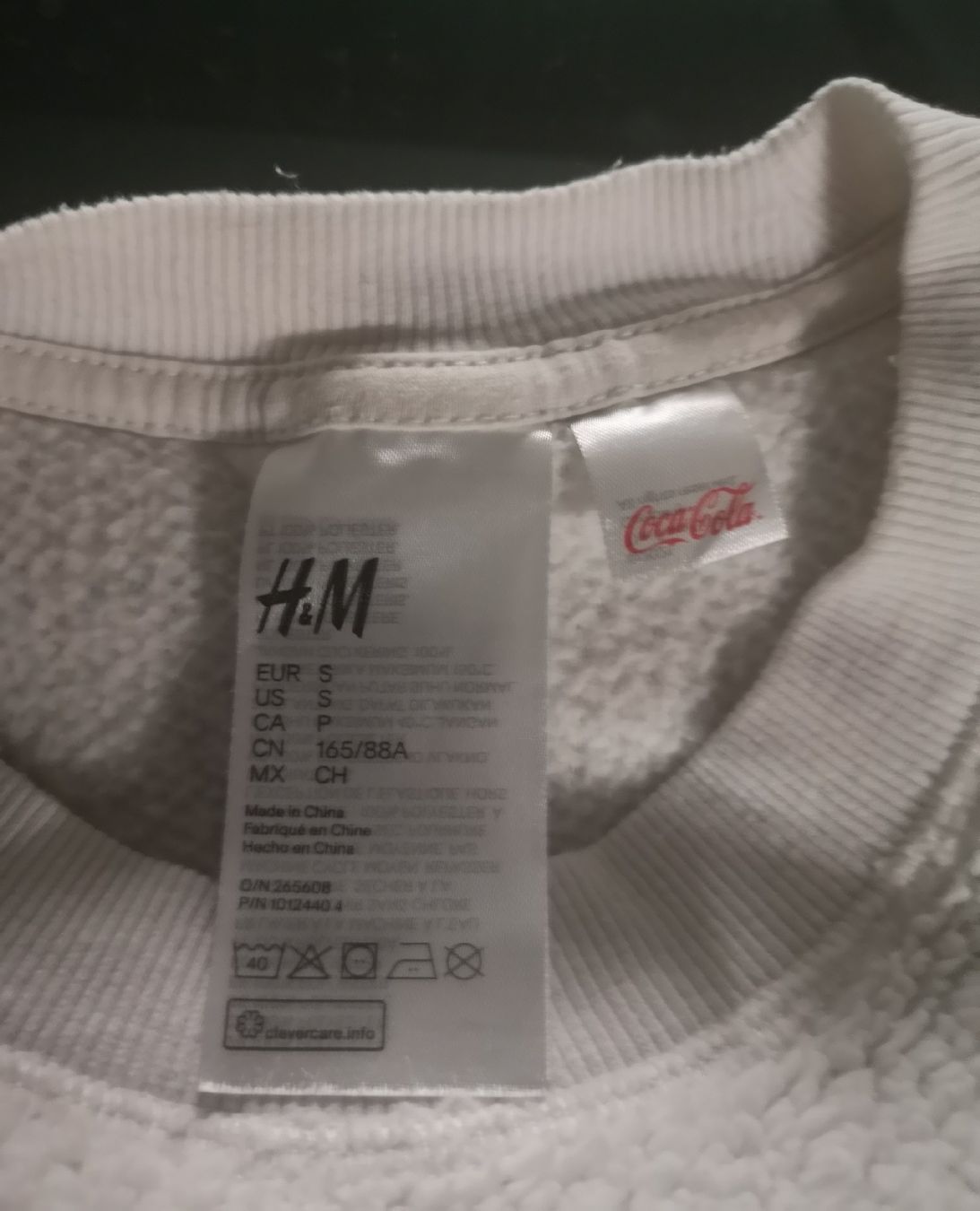 H&M Pullover & Sweatshirts: Pull Coca-Cola – Gebraucht aus Conthey von Cathlouz 1