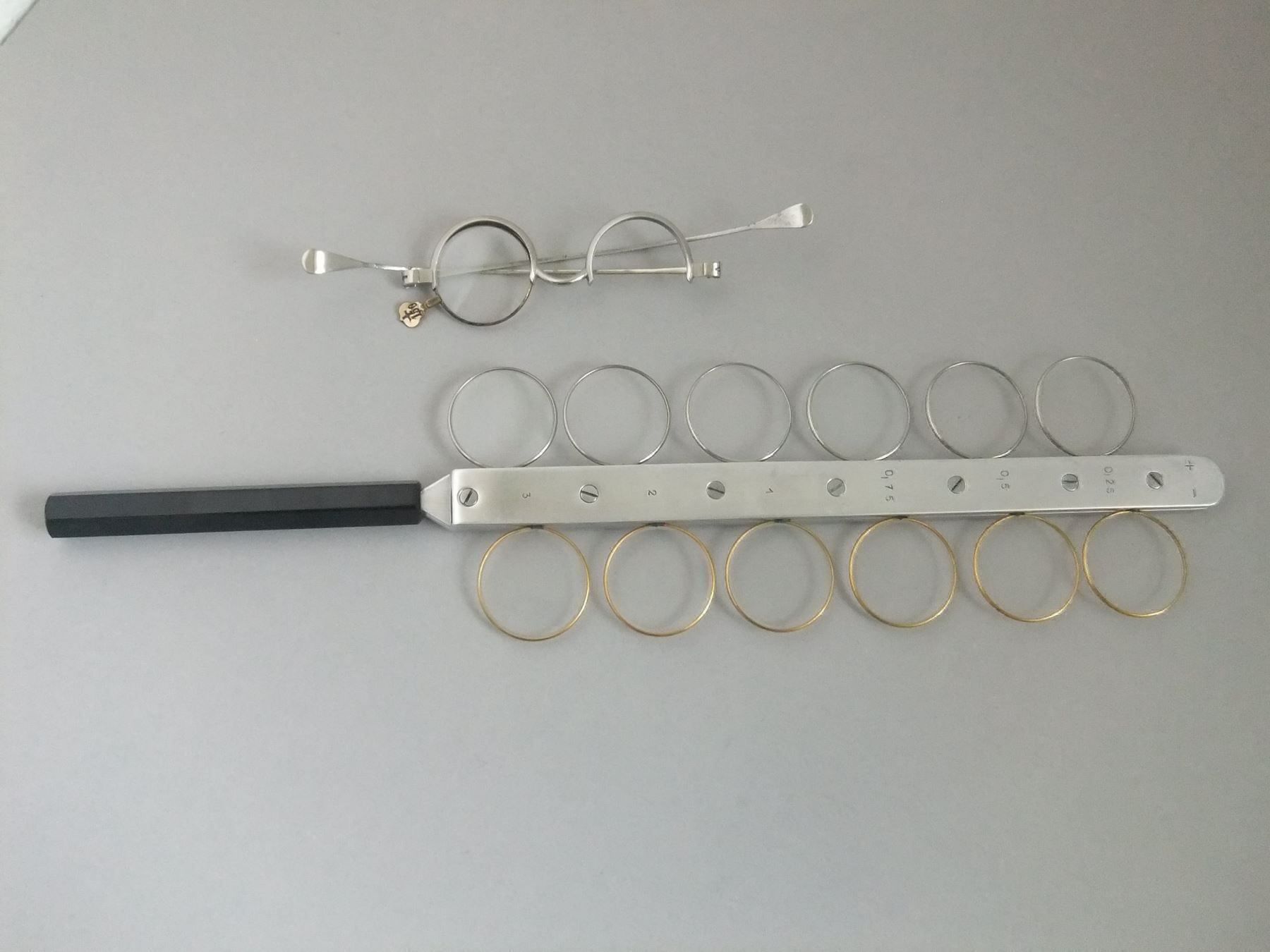 Occhiali & Lenti: Antikes Okular mit Testbrille – Usato da Esslingen venduto da eintagammeer 4