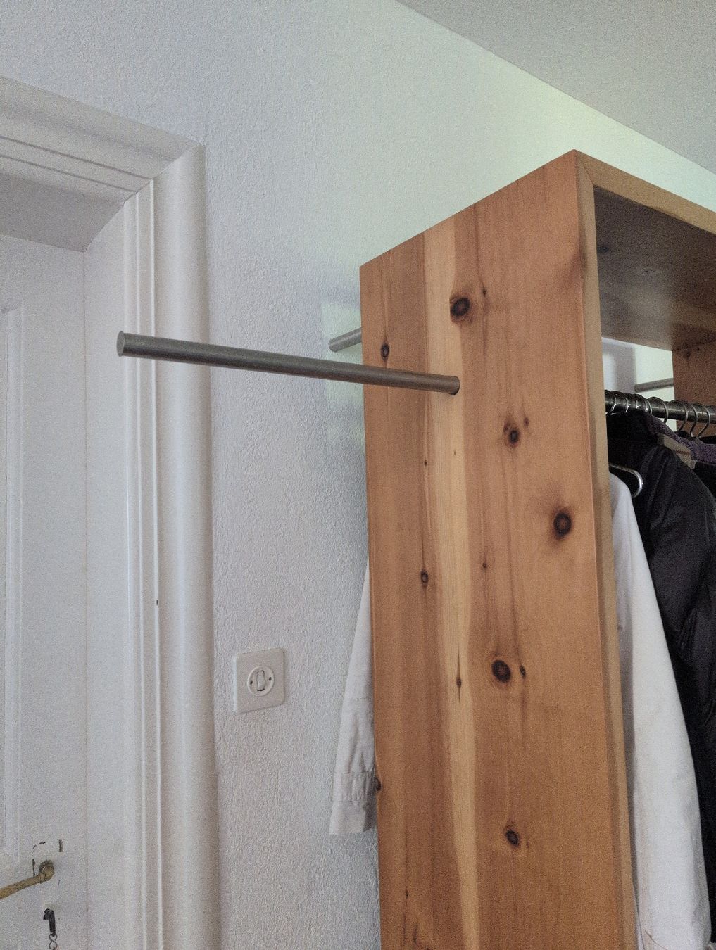 Guardaroba: Arvenholz Garderobe – Usato da Winterthur venduto da Uprobst 2