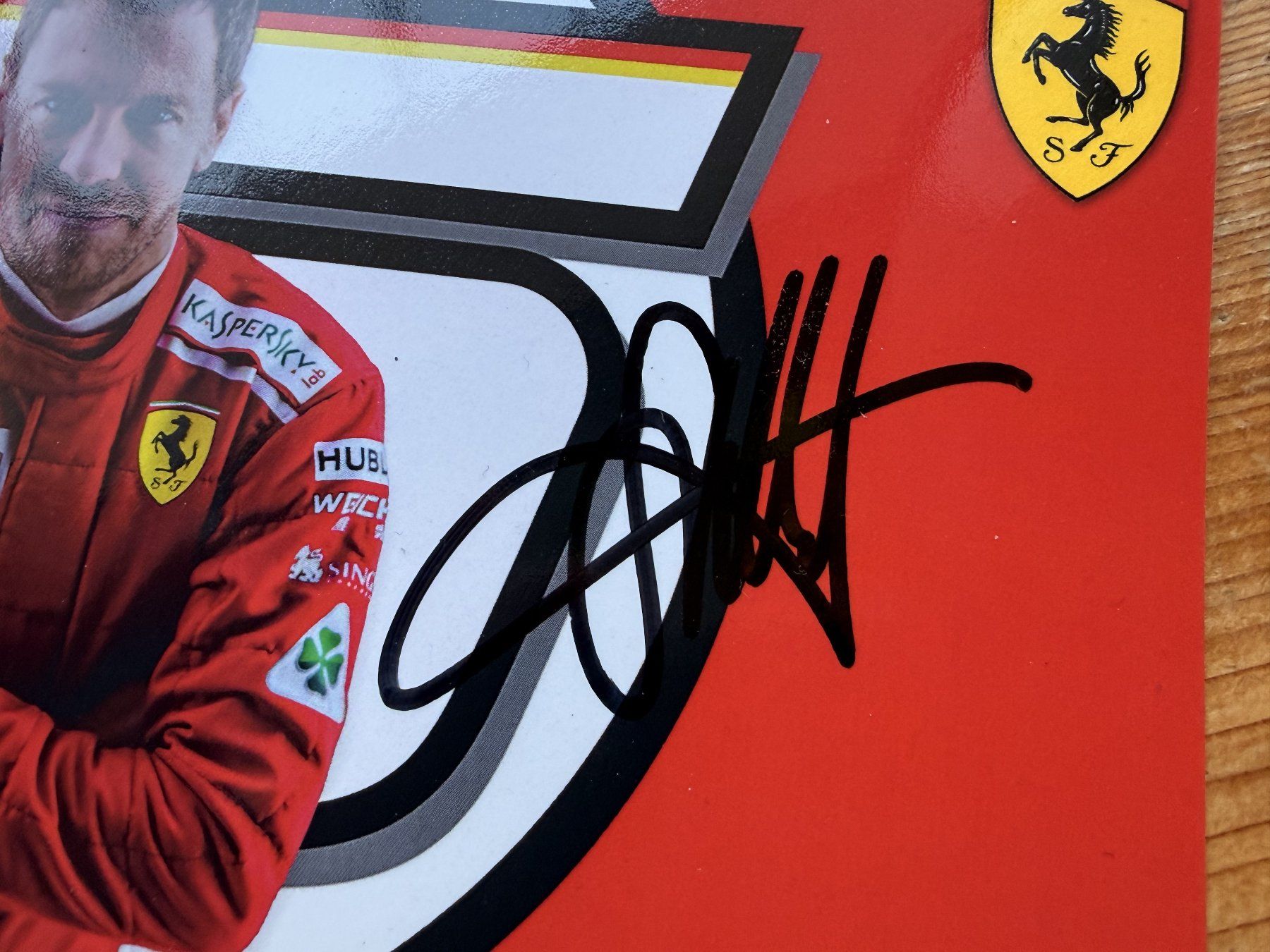 Autografi: Original Sebastian Vettel Ferrari Autogramm Set – Nuovo (secondo la descrizione) da Berlingen venduto da Herzmensch 1