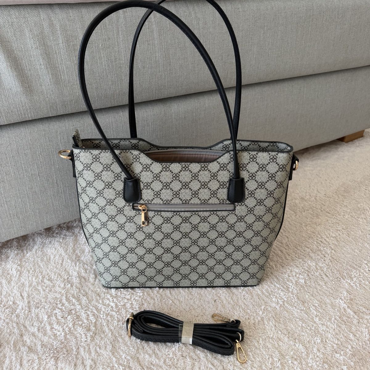 Sacs femmes: Handtasche / Neu – Neuf (Voir description) à Zeiningen par leaseraina 1