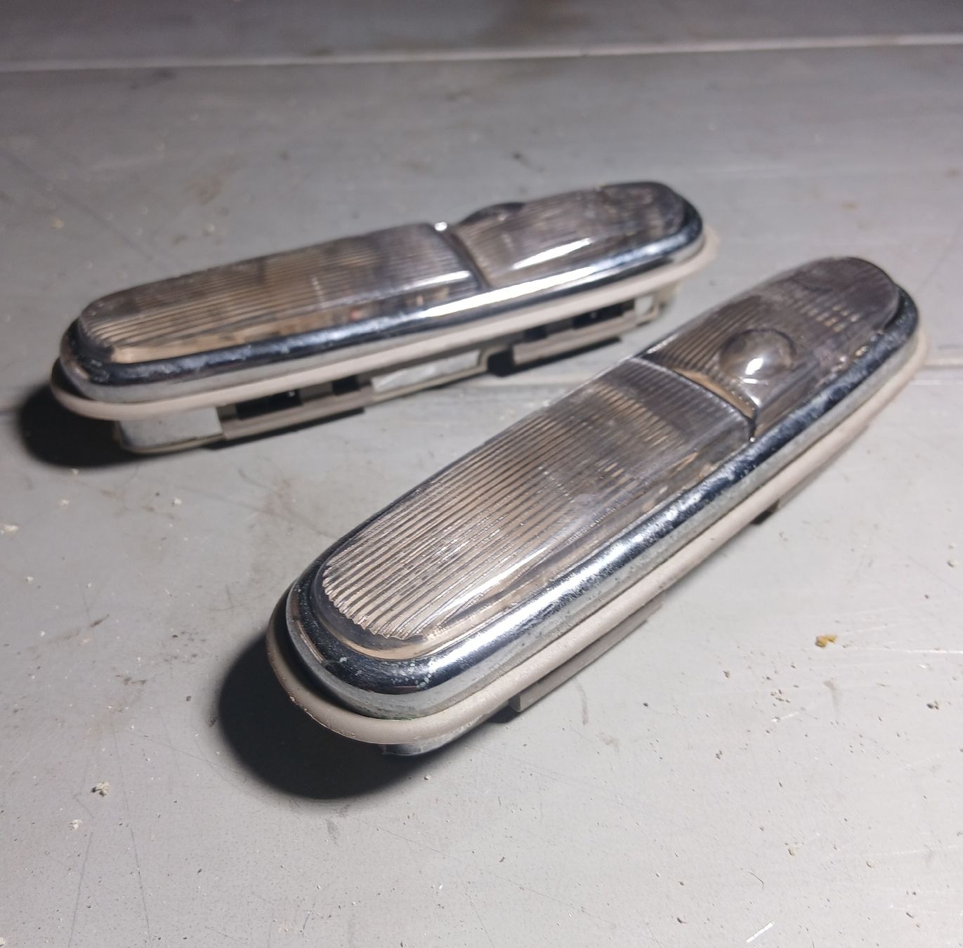 Jaguar Tutti pezzi di ricambio auto: Plafonniers Jaguar S-Type 1999 – Usato da la heutte venduto da Auto-stock