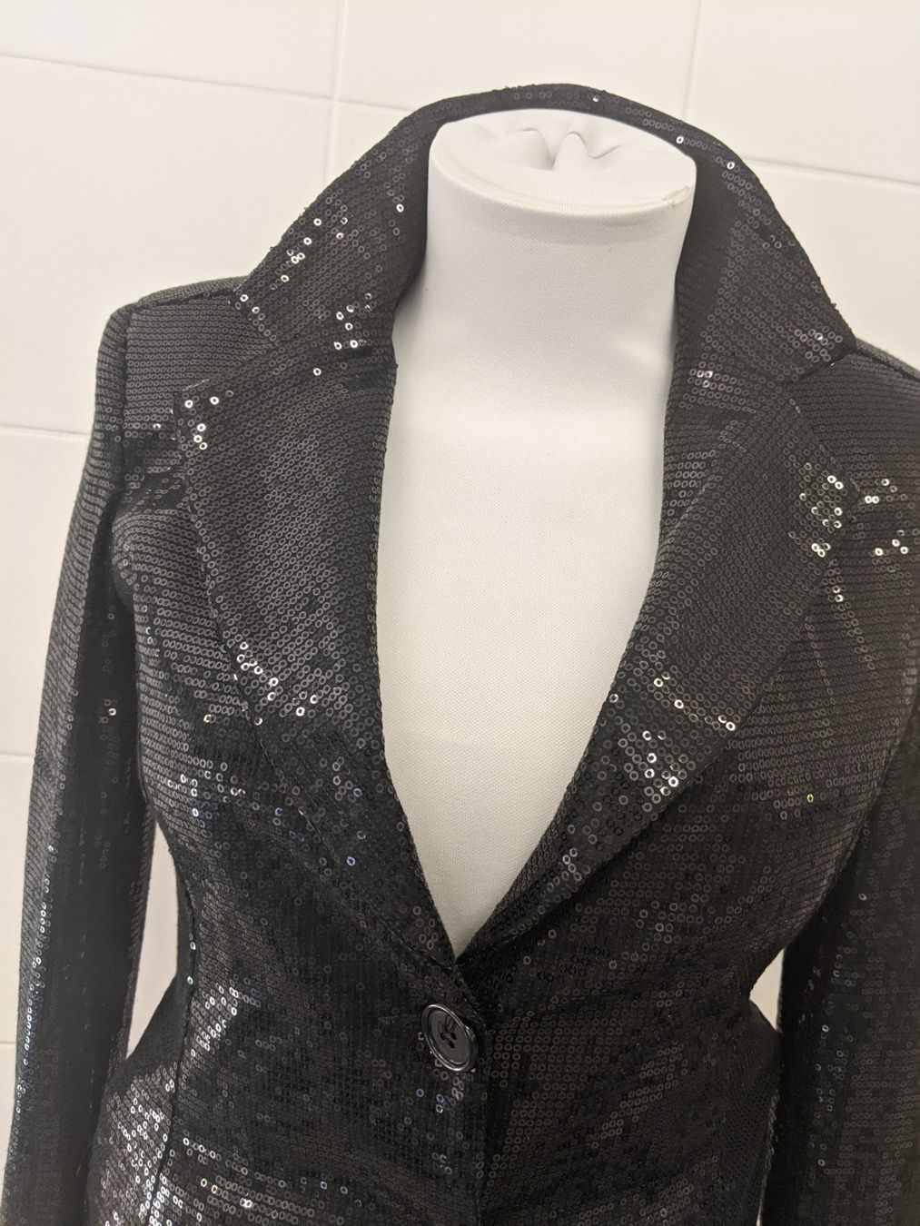 Lotti di vestiti: Blazer Jupe und Bluse Gr S und M – Nuovo (secondo la descrizione) da Langnau am Albis venduto da Judithsebi 6