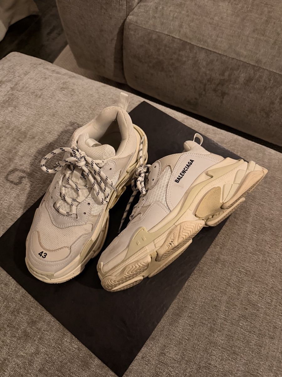 Balenciaga Herrenschuhe: Balenciaga Triple S 43 – Gebraucht aus Argnou (Ayent) von nathanckcw 4