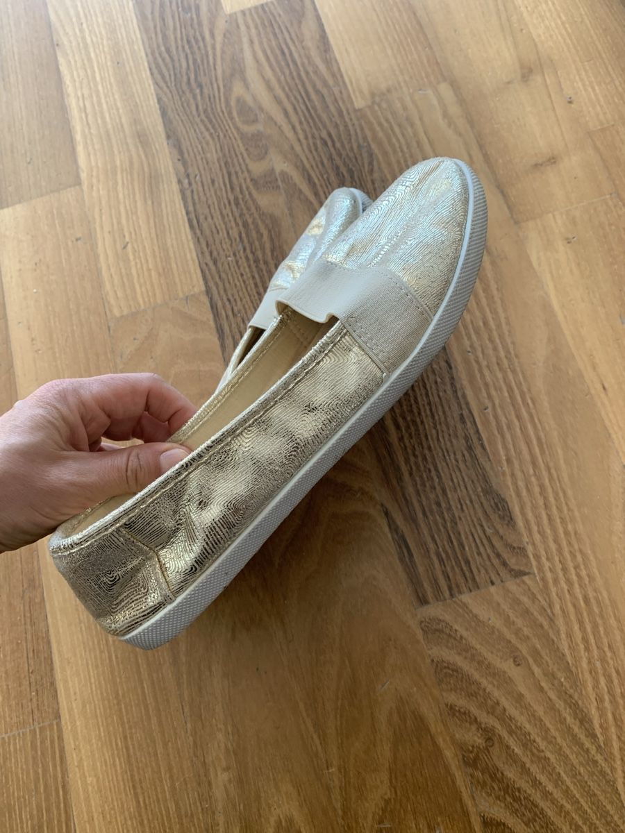 Damenschuhe: Damenschuhe Grösse 39 – Gebraucht aus Ostermundigen von des_t9vv 1
