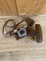 Alte Analogkamera inkl. Case & Blitz