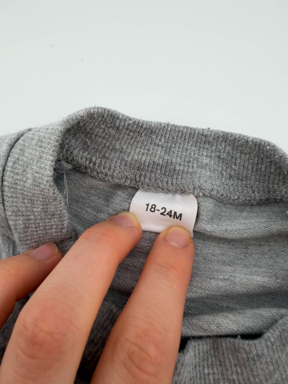 Maglioni & Felpe: Sweatshirt, Gr. 18-24 Monate – Usato da Riehen venduto da edu_92w7 1