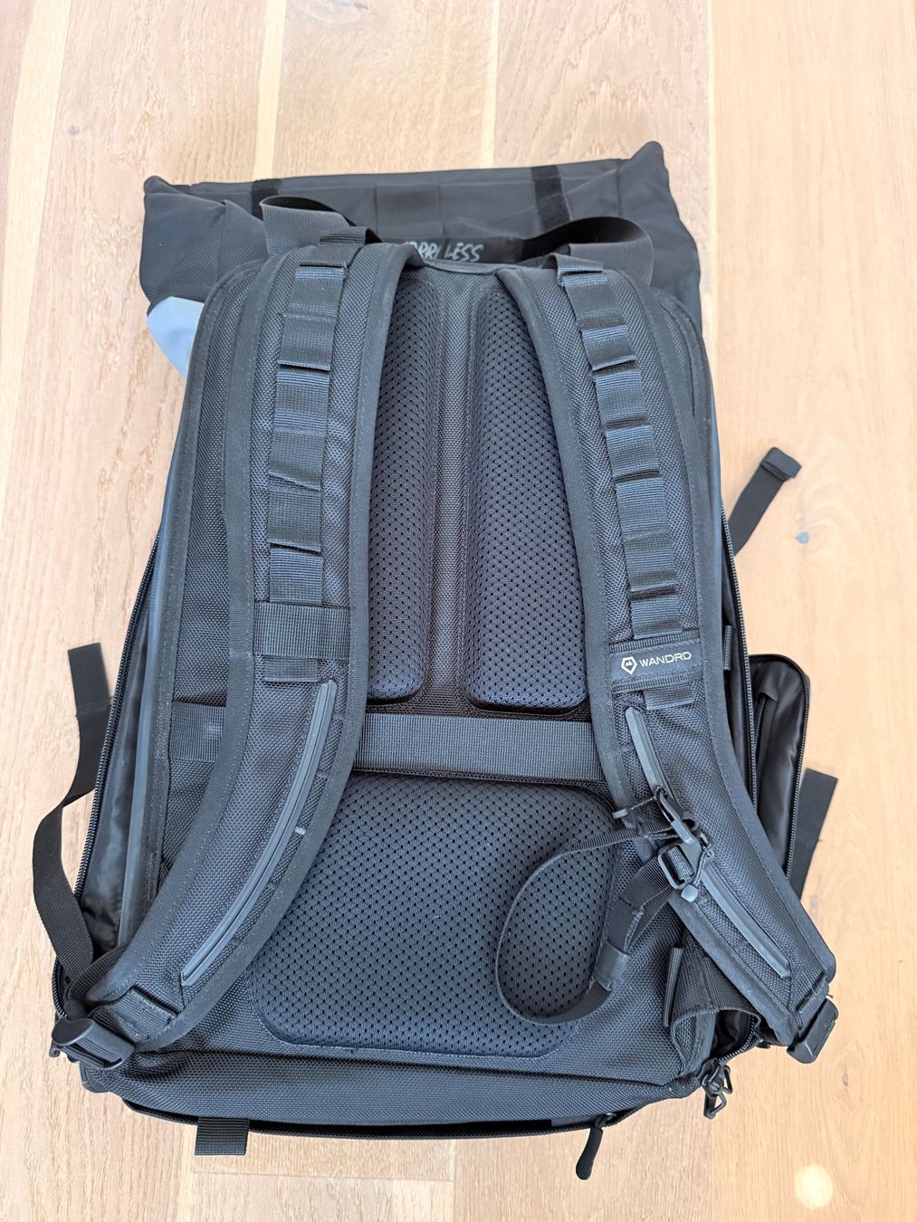 Zaini: WANDRD PRVKE 31lt gris avec camera cube – Usato da Corsier GE venduto da MIOZZ14 2