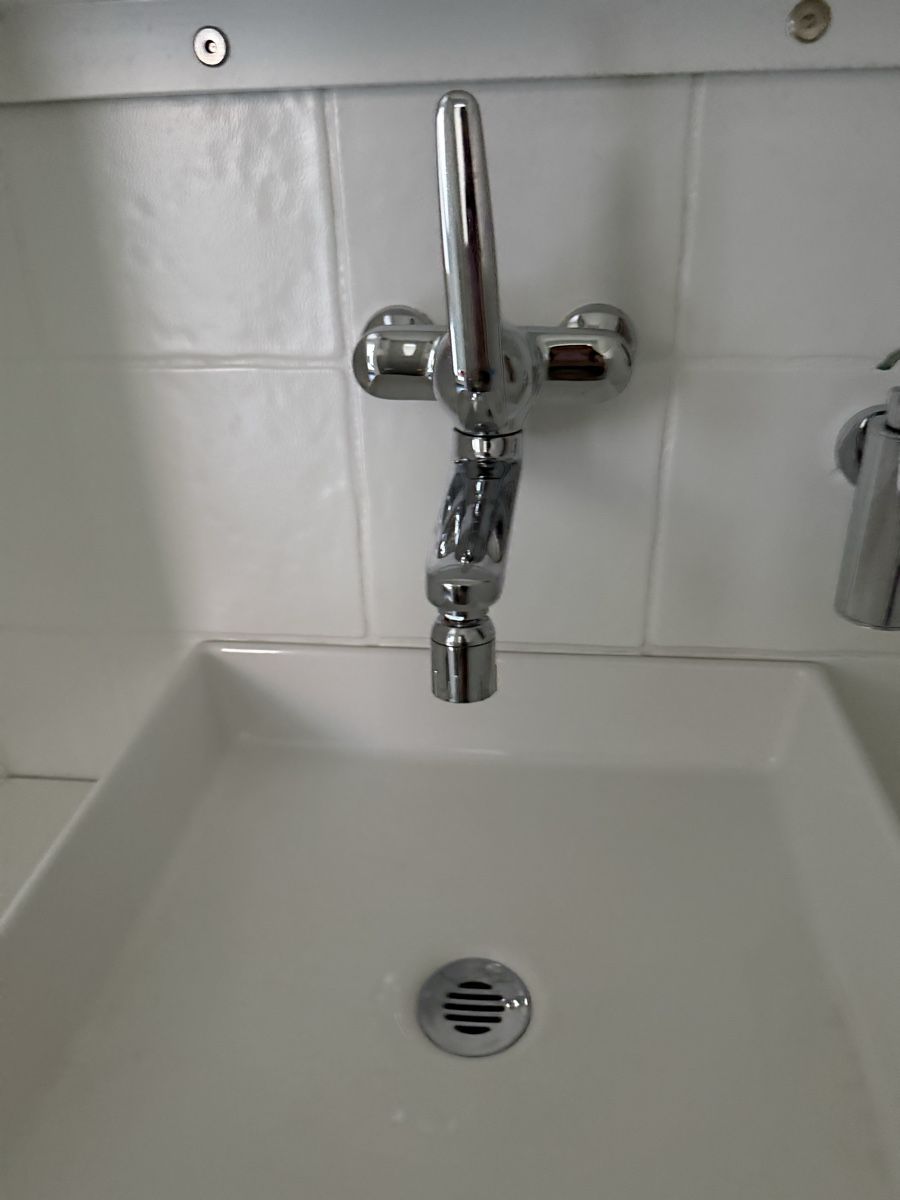 Spülbecken & Waschbecken: Lavabo inkl. Armatur – Gebraucht aus Embrach von shila_03 1