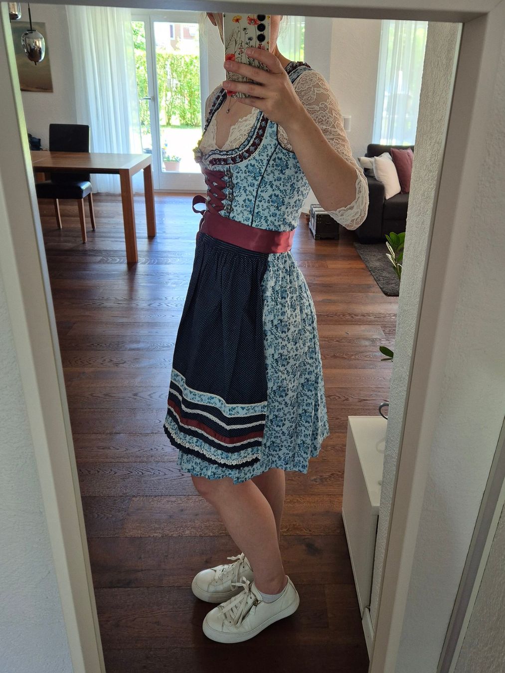 Costumi: Dirndl Marjo Gr. 36 mit Dirndlbluse – Usato da Mühlau venduto da Jolanda_T 2
