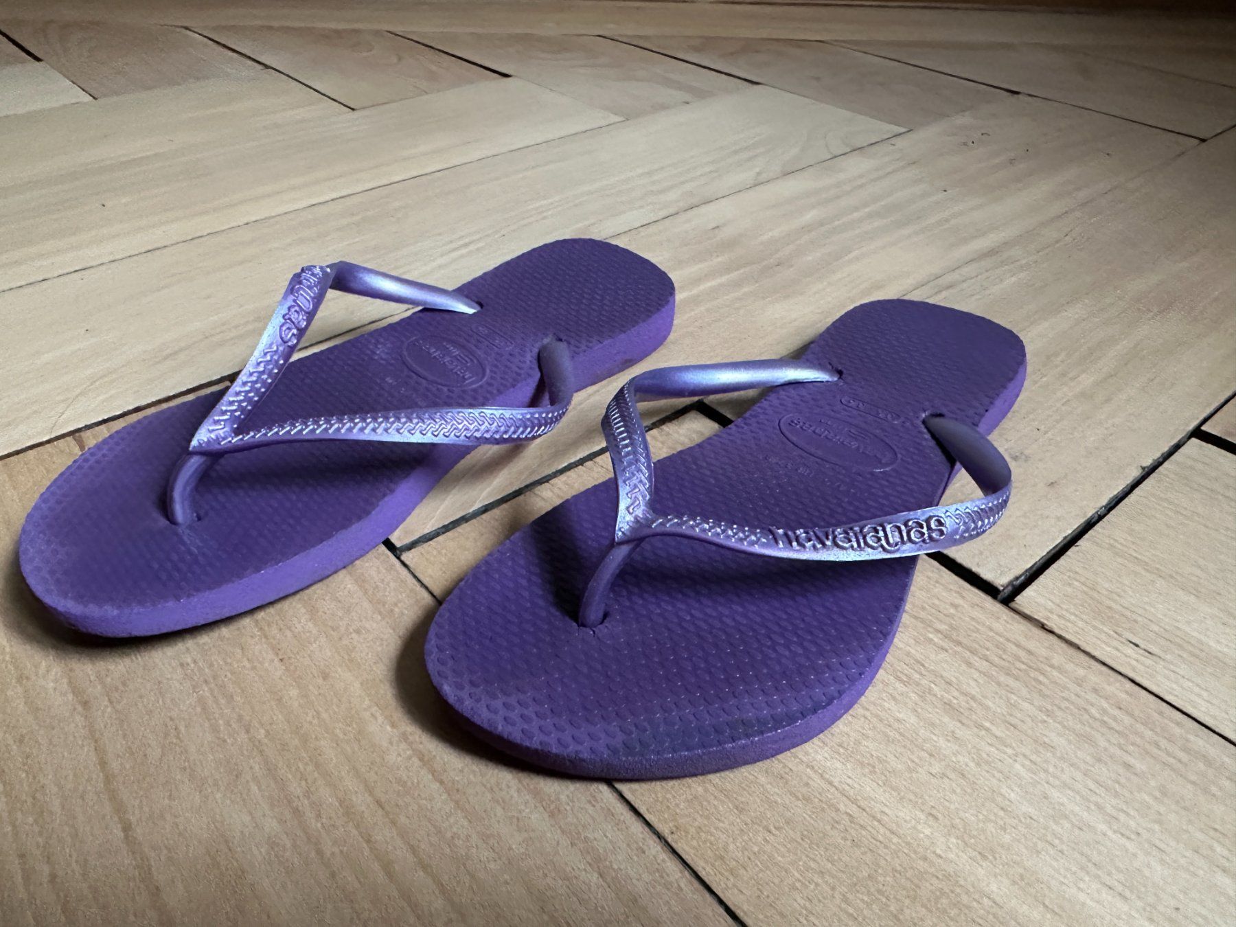 Havaianas Damenschuhe: HAVAIANAS - Flip-Flops violett 35-36 – Gebraucht aus Zürich von Diazaio 1