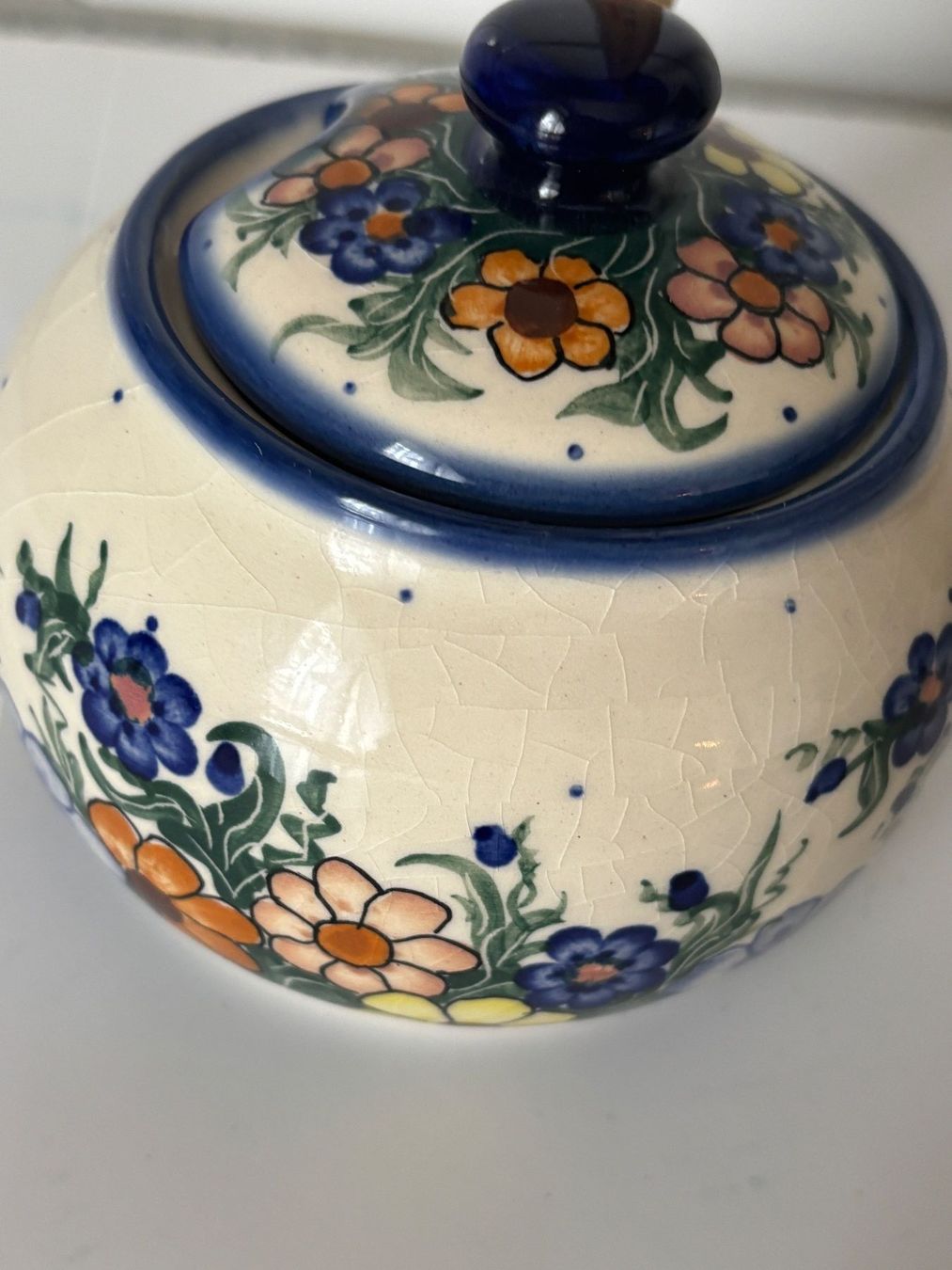 Zuckerdosen: Blumenmuster Zuckerdose aus Keramik, von GERGOR – Gebraucht aus Wallisellen von AS.TZ. 1