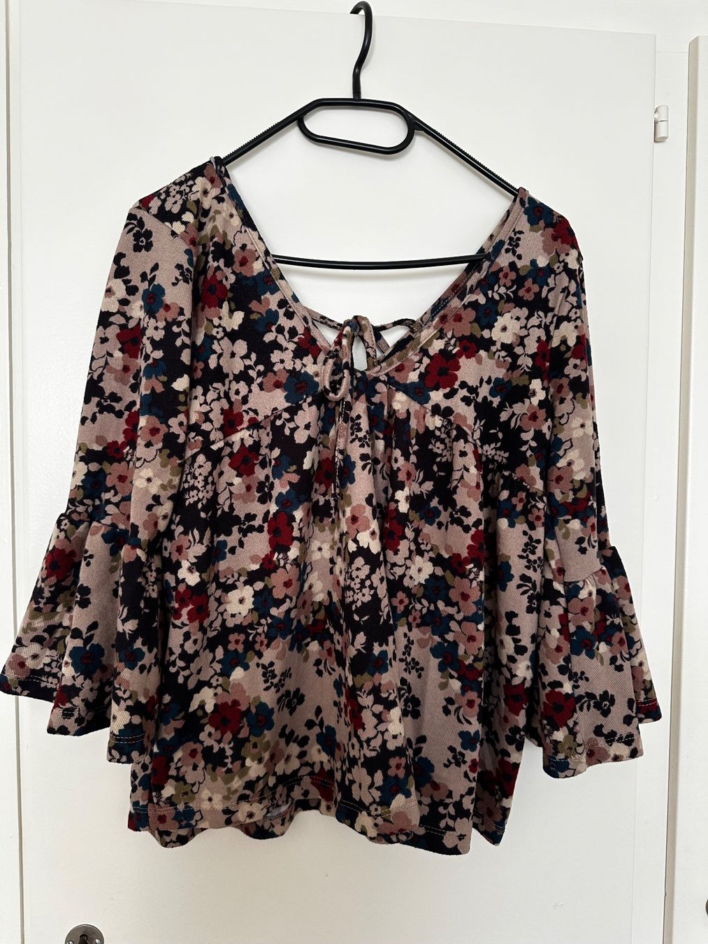 Camicette: Blouse à fleurs Natura taille M – Usato da Vevey venduto da lua_vb2w