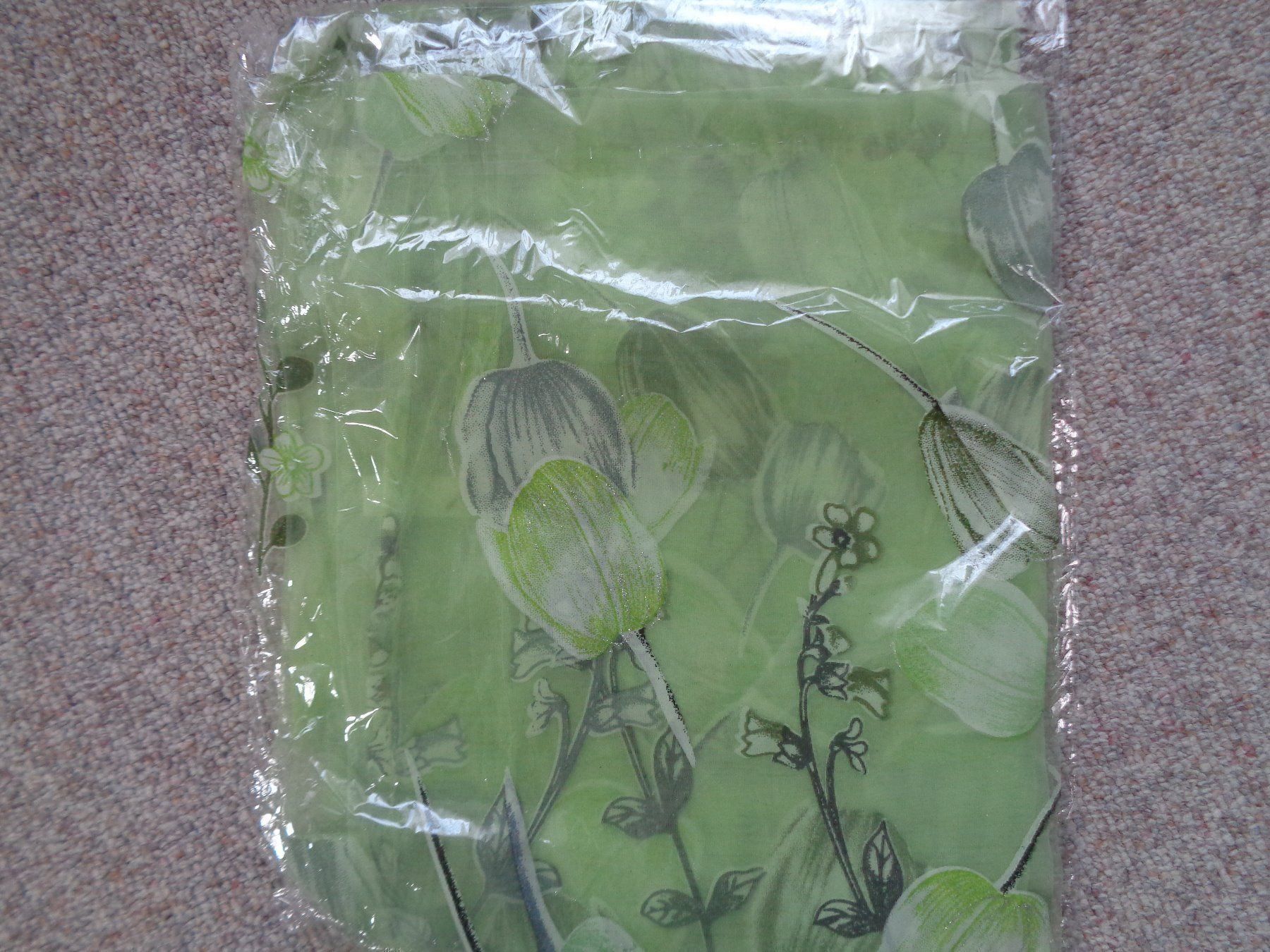 Vorhänge: Grüner Vorhang mit Blumen (2 Stk.) – Neu und originalverpackt aus Langenbruck von Gumsi 2