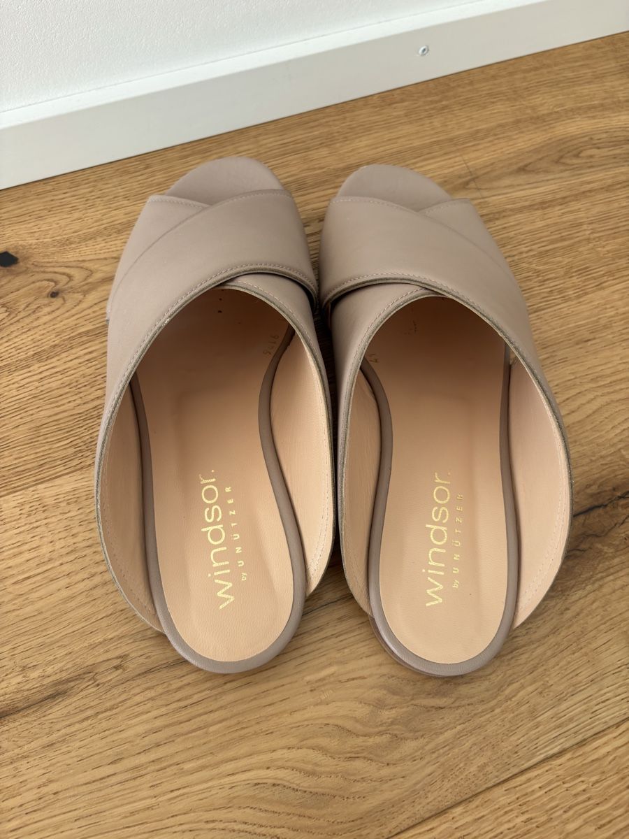 Windsor Chaussures femmes: Windsor Sandalen Beige, Gr. 41 – D'occasion à Glarus par NaSaGaTh 1