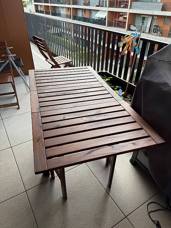 Set de table et chaises: Tisch einklappbar und 2 Stühle – D'occasion à Fällanden par maexel 1