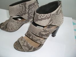 Sandalette aus Leder, Schlangenprint, Grösse 37-Bagatt