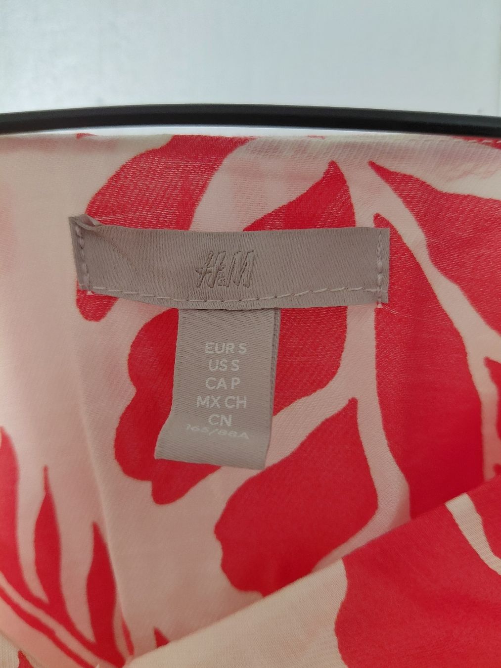 H&M Robes: Damen Kleid mit Print Grösse S – D'occasion à Basel par AnVi22 1