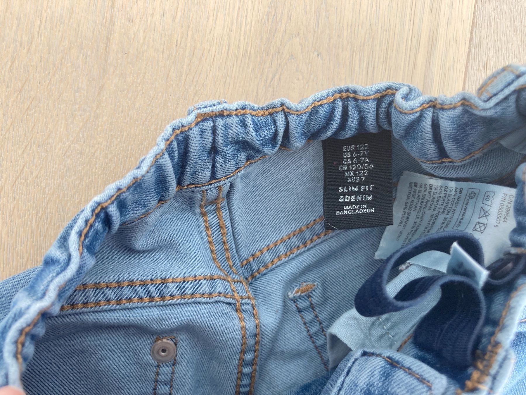 Hosen: Mädchen Jeans Gr. 122 mit optischen Gebrauchsspuren – Gebraucht aus Eggenwil von Lissi82 6