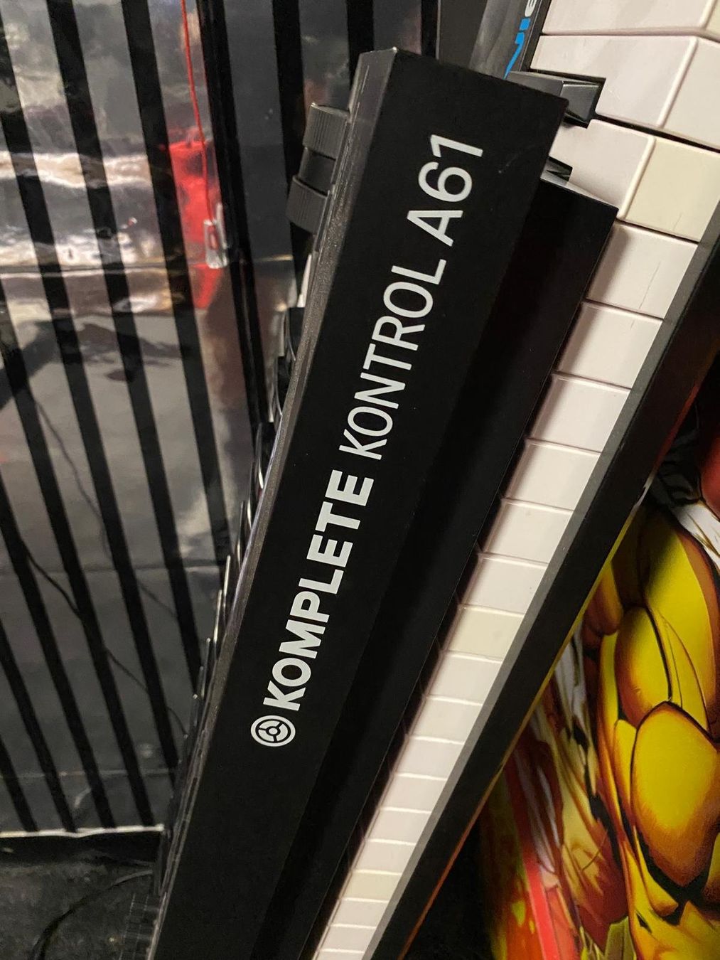 Native Instruments Strumenti musicali: Native Instruments KOMPLETE KONTROL A61 MIDI Keyboard – Usato da Wattwil venduto da GentIeman 1
