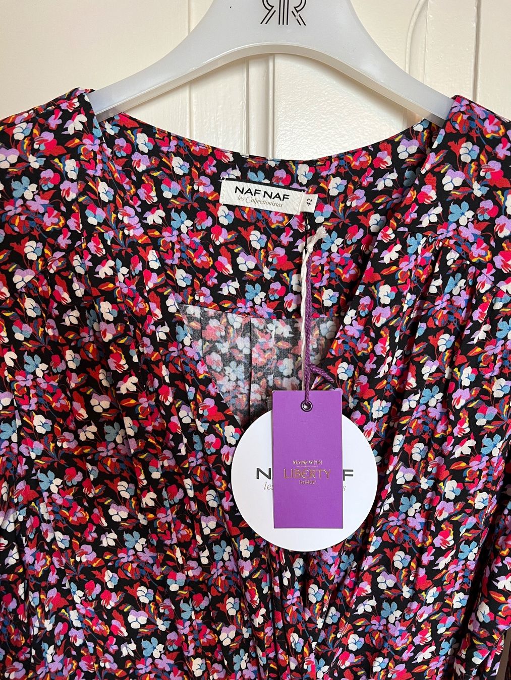 Nafnaf Robes: Robe à fleurs Naf Naf – Neuf (Voir description) à Neuchâtel par Thesebootsaremadeforwalking 1