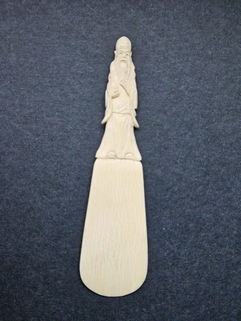 Skulpturen & Statuen: Chinesischer Schuhhorn um 1900 – Gebraucht aus Lugano von Numisartes 1