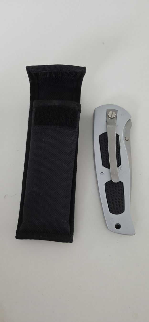 Coltelli tascabile: Sharp Klappmesser mit Etui – Usato da Niederuzwil venduto da 262305 1