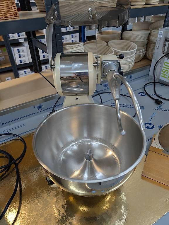 Küchengeräte: Pétrin mélangeur 10 Litres N°18 – Gebraucht aus Etagnières von sav_lwd5 1