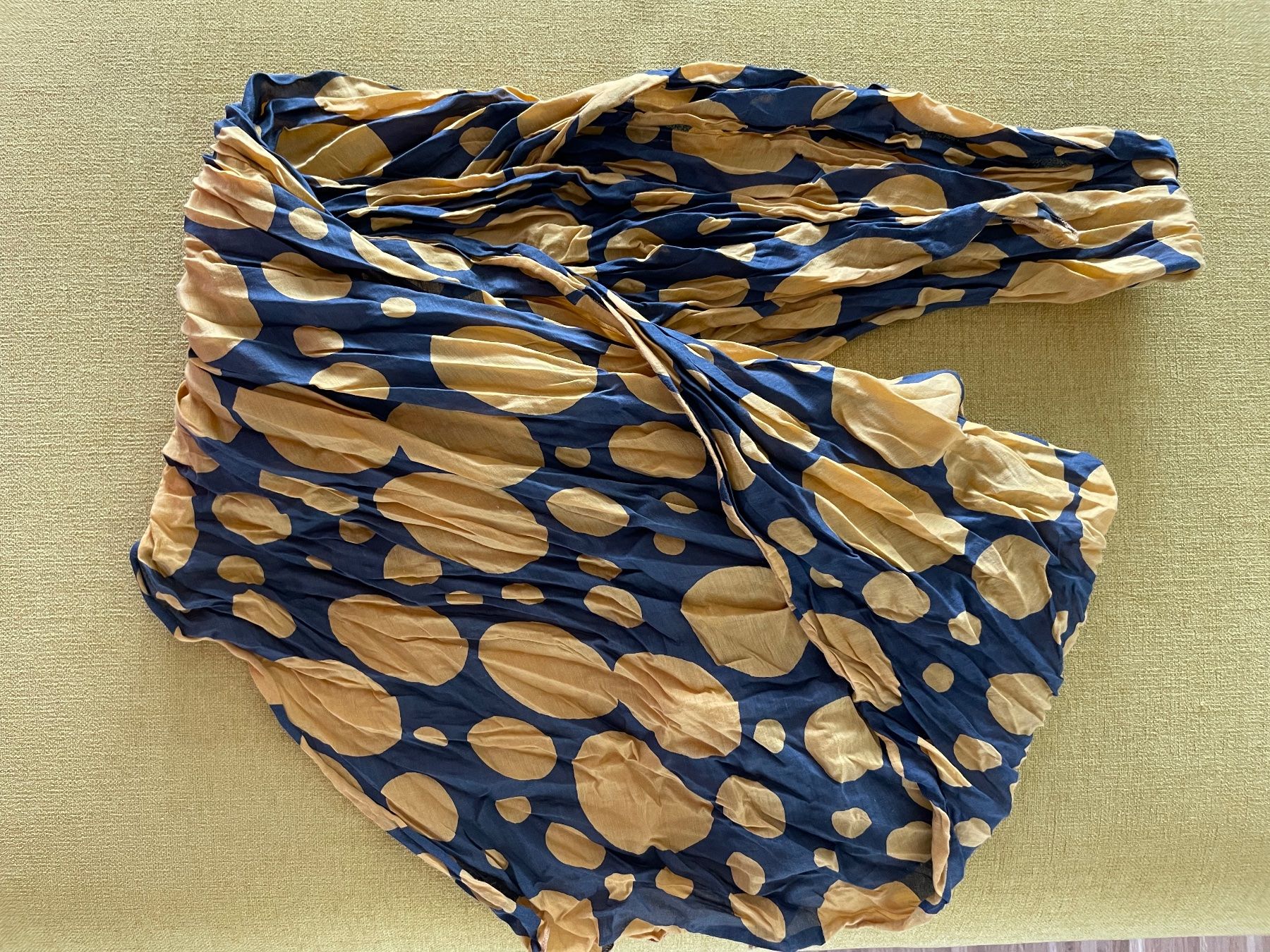 Foulard & Sciarpe: Damen-Dreieckstuch – Nuovo (secondo la descrizione) da Feusisberg venduto da Mila1122 6
