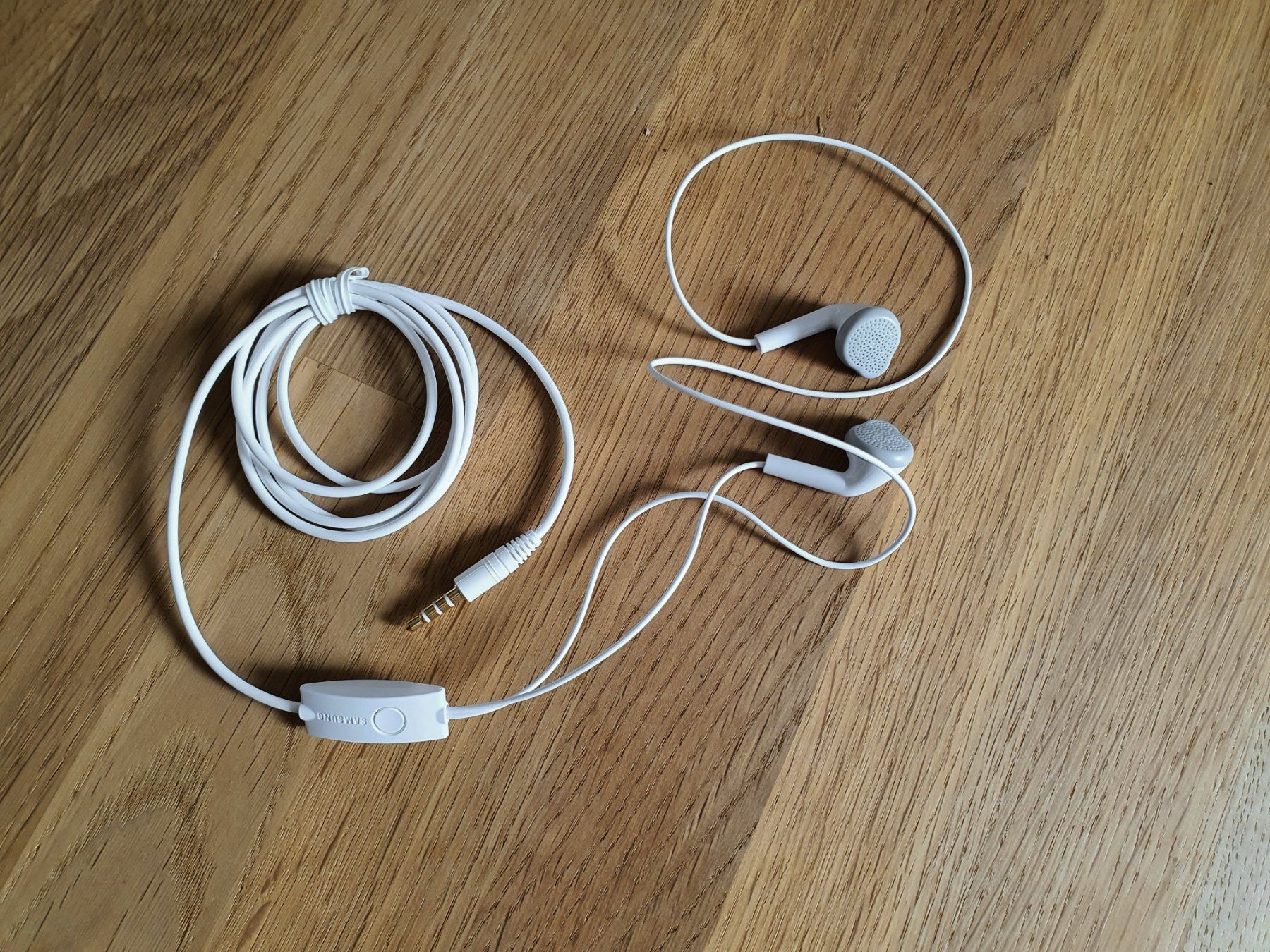 Samsung Cuffie: Samsung EHS61ASFWE kabelgebundene Kopfhörer/Headset – Nuovo e nell'imballaggio originale da Winterthur venduto da Nooitgedagt