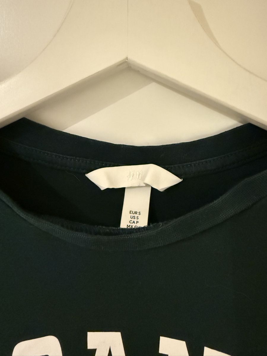 H&M Camicette, T-shirt & Top: T-Shirt dunkelgrün – Usato da Luzern venduto da vivientth 1