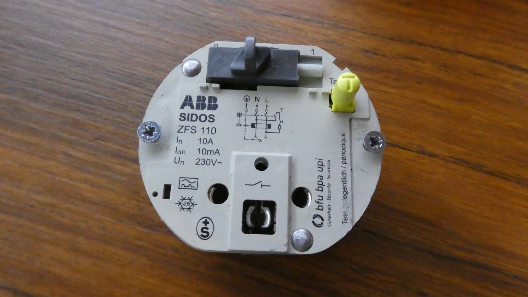 Stecker: FI SIDOS ABB ZFS110 im Aufputz Gehäuse – Gebraucht aus Lausen von Vectrex1 2