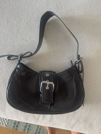 Handtasche schwarz Lackleder