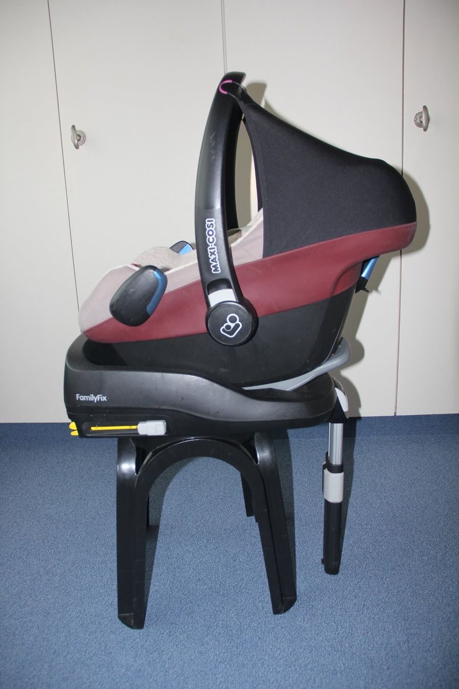Seggiolini per auto: MaxiCosi Kindersitz mit Sicherung am Autositz. – Usato da Scherzingen venduto da KleineKaroo 1