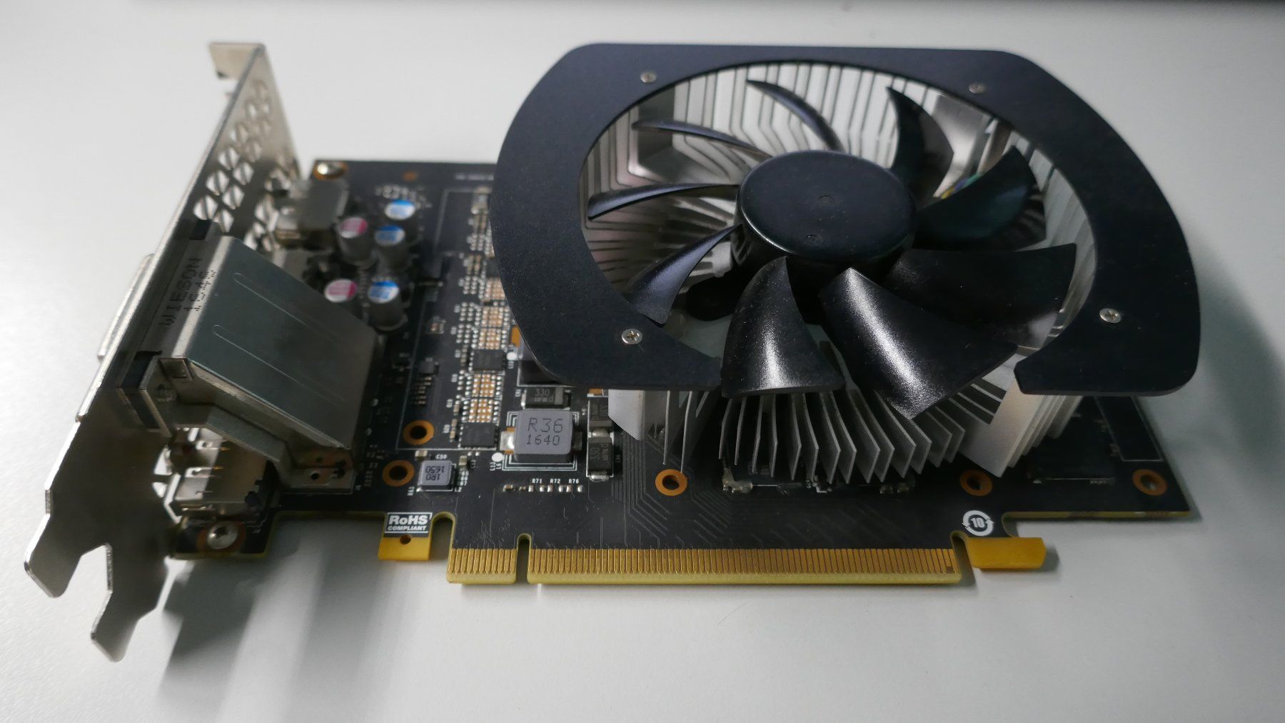 Cartes graphiques: PCI-express Grafikkarte – D'occasion à Wenslingen par FairlightCMI