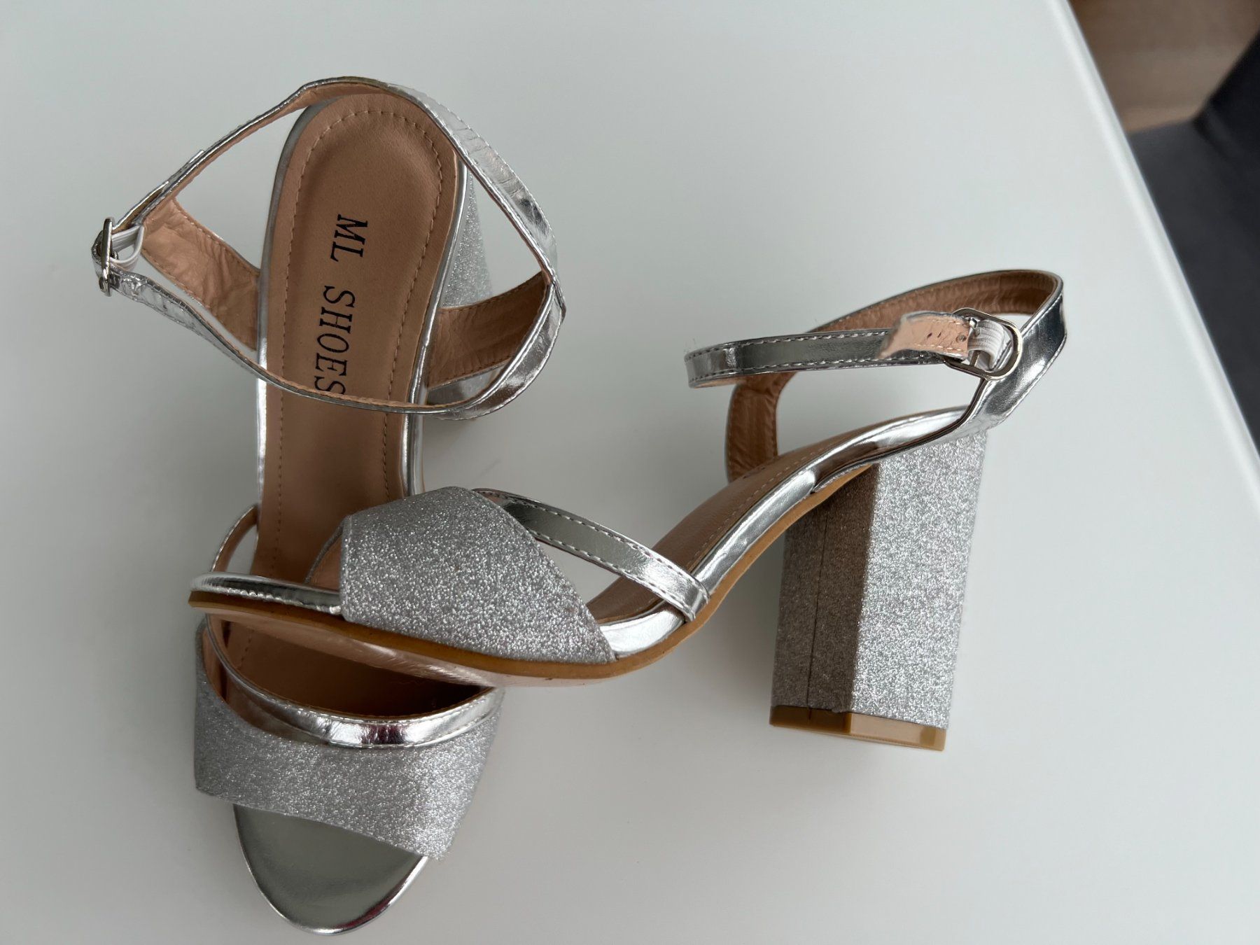 Scarpe da donna: Sandalette, Highheels, Silber, Gr. 36 – Nuovo (secondo la descrizione) da Füllinsdorf venduto da Sunnebliemli7 2