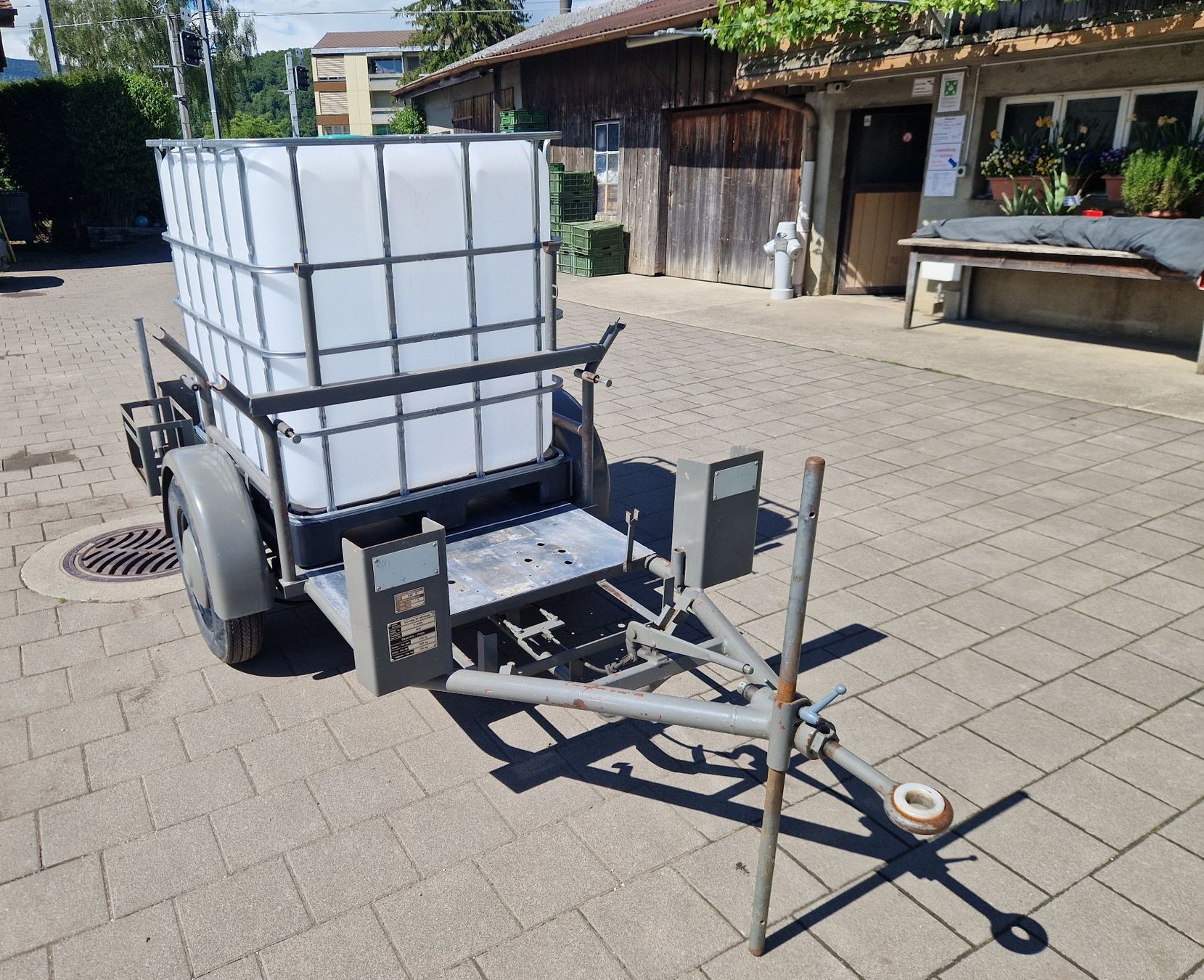 Remorques: Anhänger mit Wassertank IBC – D'occasion à Gampelen par Schmidi887
