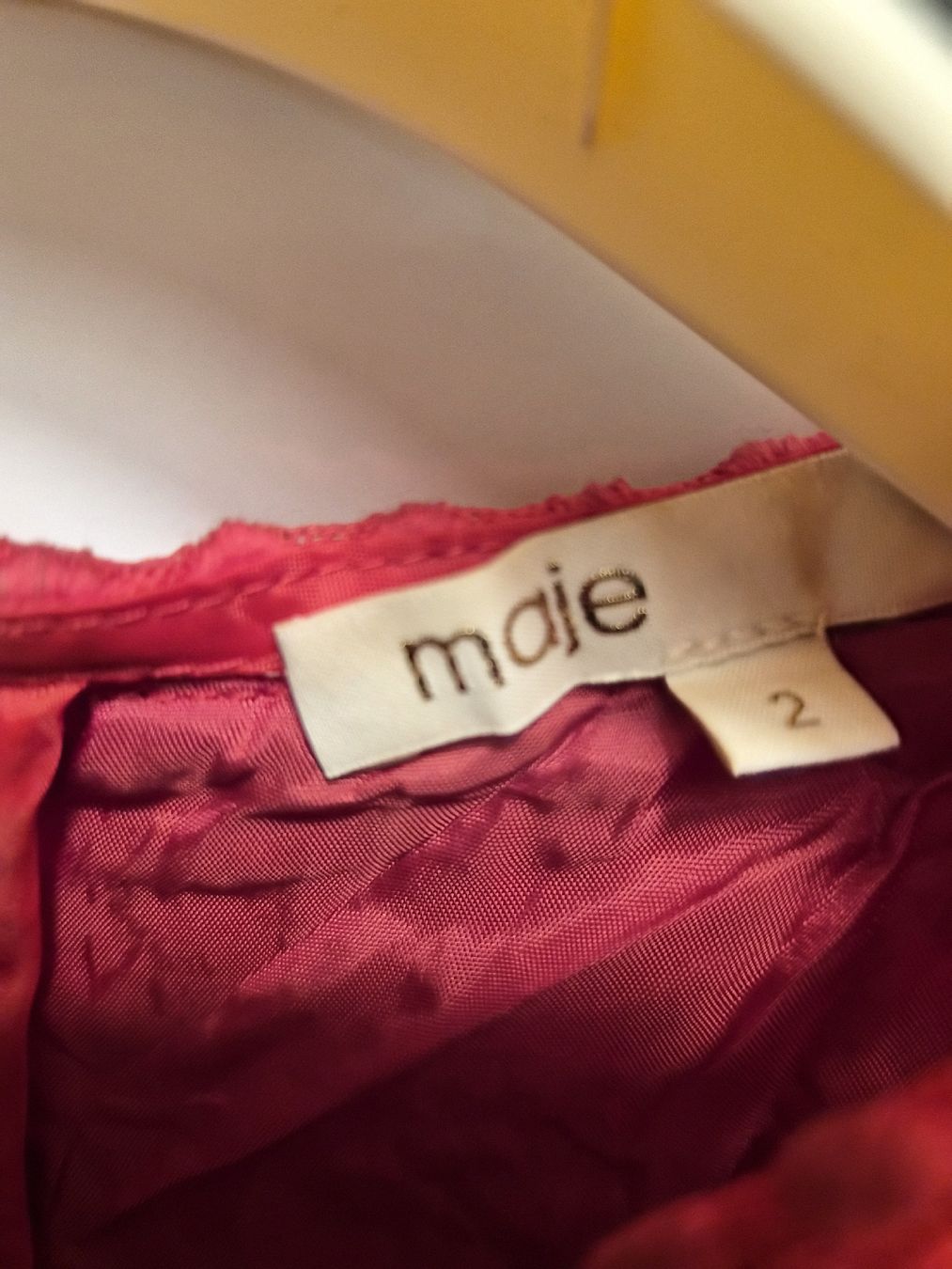 Maje Vestiti: Robe Maje rouge taille 2 état neuf – Nuovo (secondo la descrizione) da Genève venduto da stepher85 1