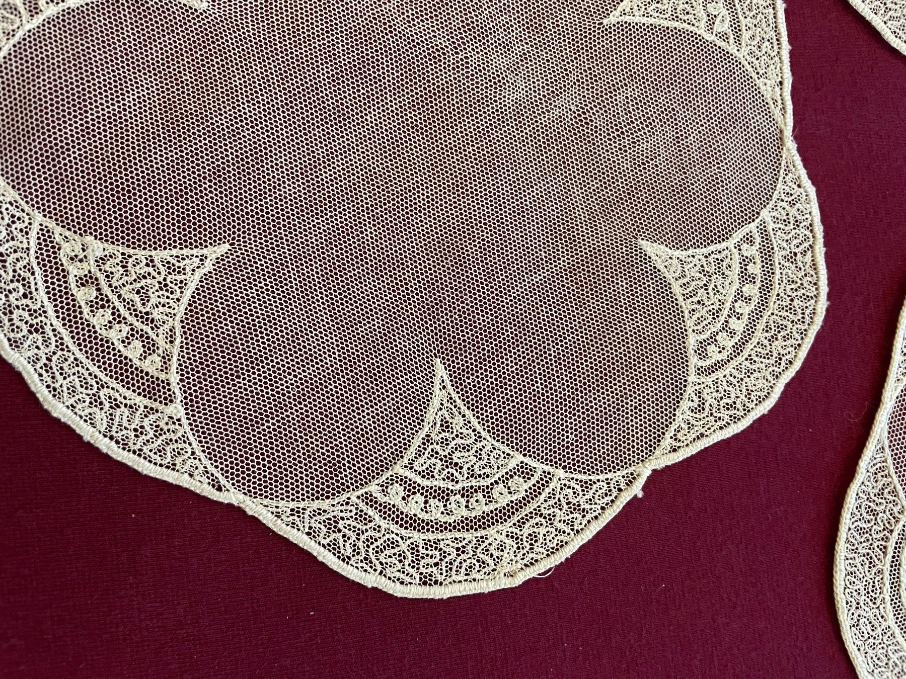 Tutte le decorazioni: Spitzen Deckeli 3er Set – Usato da Rümlang venduto da SchumBru10 1