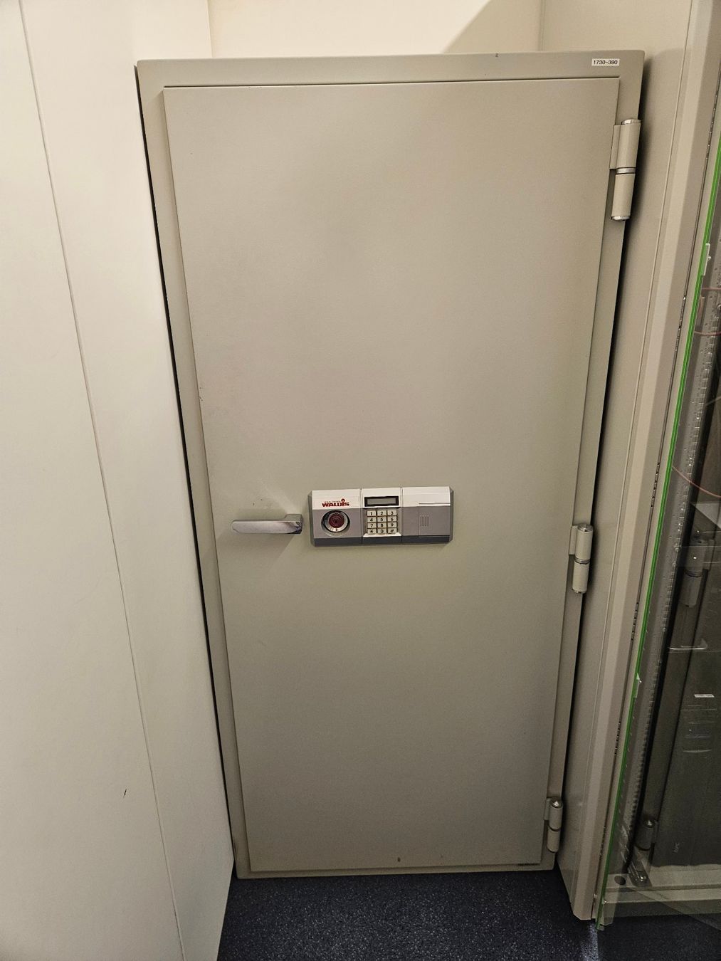 Casseforti: Tresorschrank – Usato da Rotkreuz venduto da pic_sq5j
