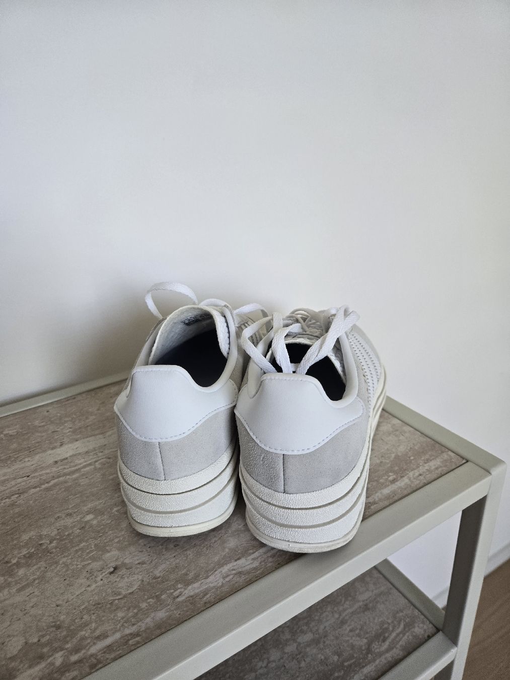 Adidas Chaussures femmes: adidas gazelle 37 1/3 – Neuf (Voir description) à Plan les ouates par deb_v989 2