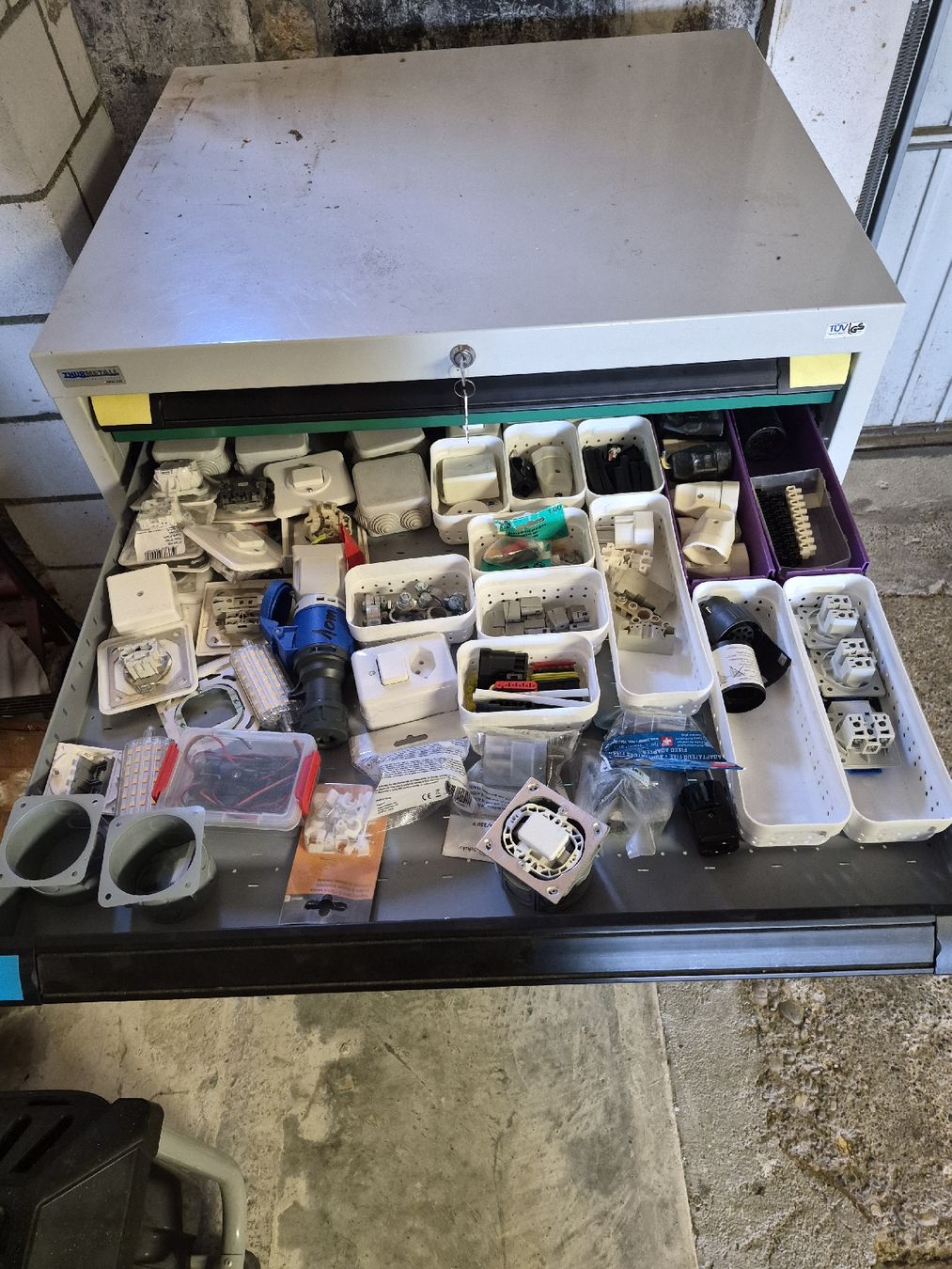 Armadi: Thurmetall Werkstattschrank mit Schubladen – Usato da Hallau venduto da xenom0rph 2
