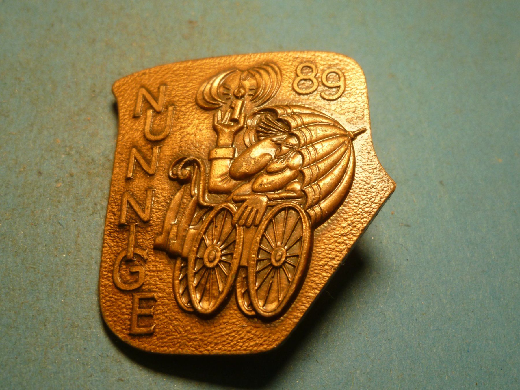 Placchette & Badge: NUNNIGE 1989 BRONZE – Usato da Ried (Muotathal) venduto da Mandarin02