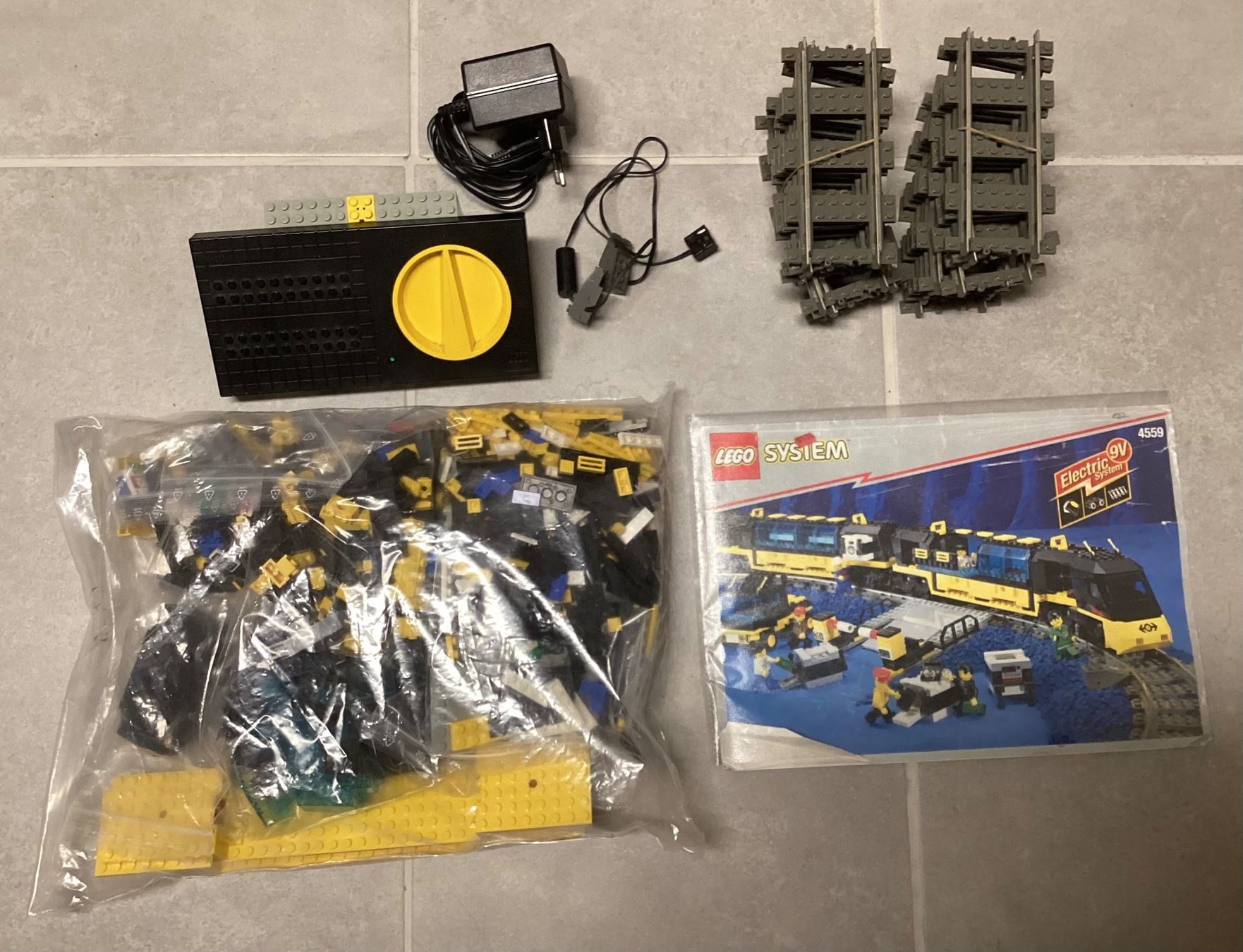Lego Kit di costruzioni: LEGO 4559 Cargo Railway 9V – Usato da Glarus venduto da Folienjoe24