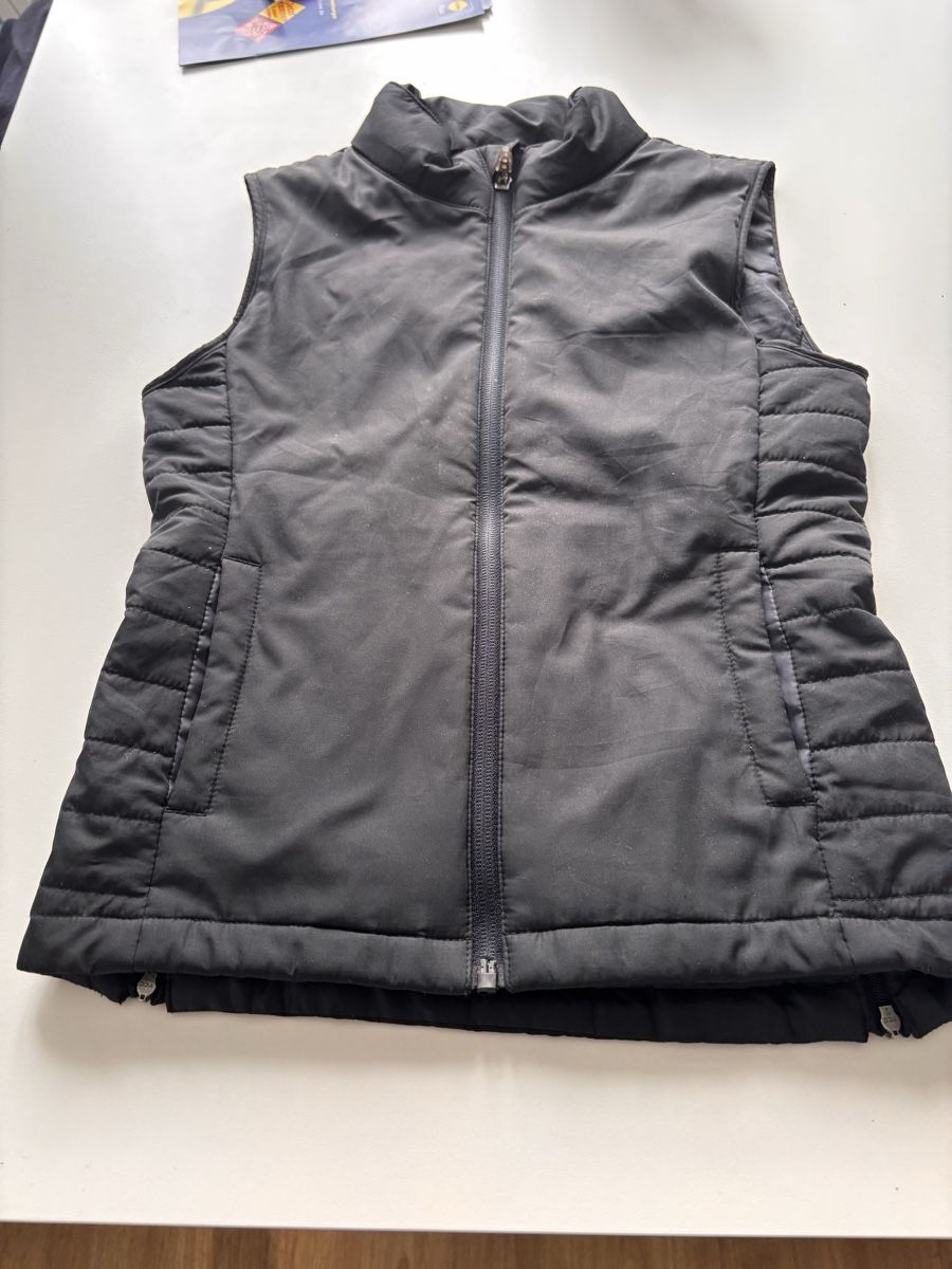 Altro abbigliamento per bambina: Reit veste 134/140 – Usato da Escholzmatt venduto da sukides55