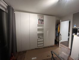 NEUER Ikea Pax Schrank, in zeitlosem Hochglanz Weiss
